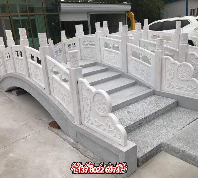 美麗的漢白玉石拱橋，伴您一路暢游！