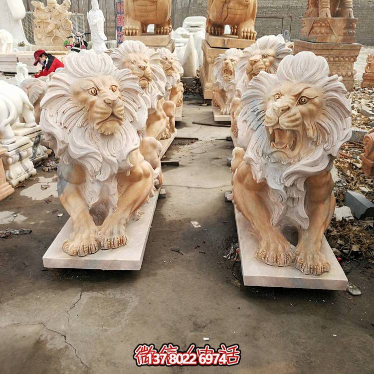 大理石石雕獅子雕塑，點綴晚霞紅園林景觀