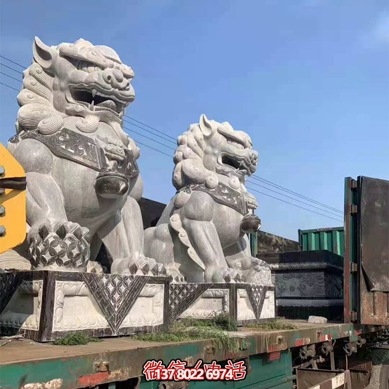 青石制大型仿真獅子雕塑，為鎮宅增添獨特魅力