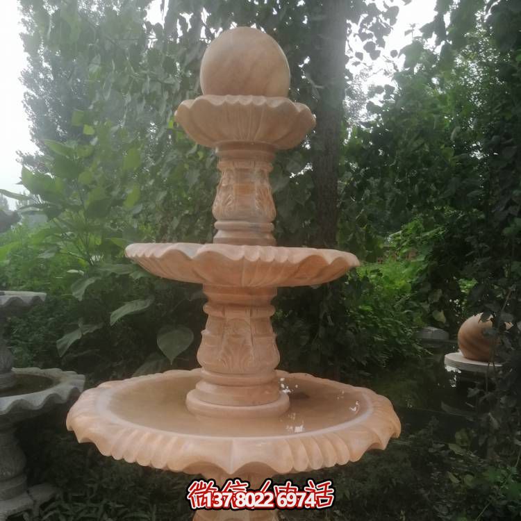 紅色多層噴泉擺件，晚霞下的庭院更加美麗