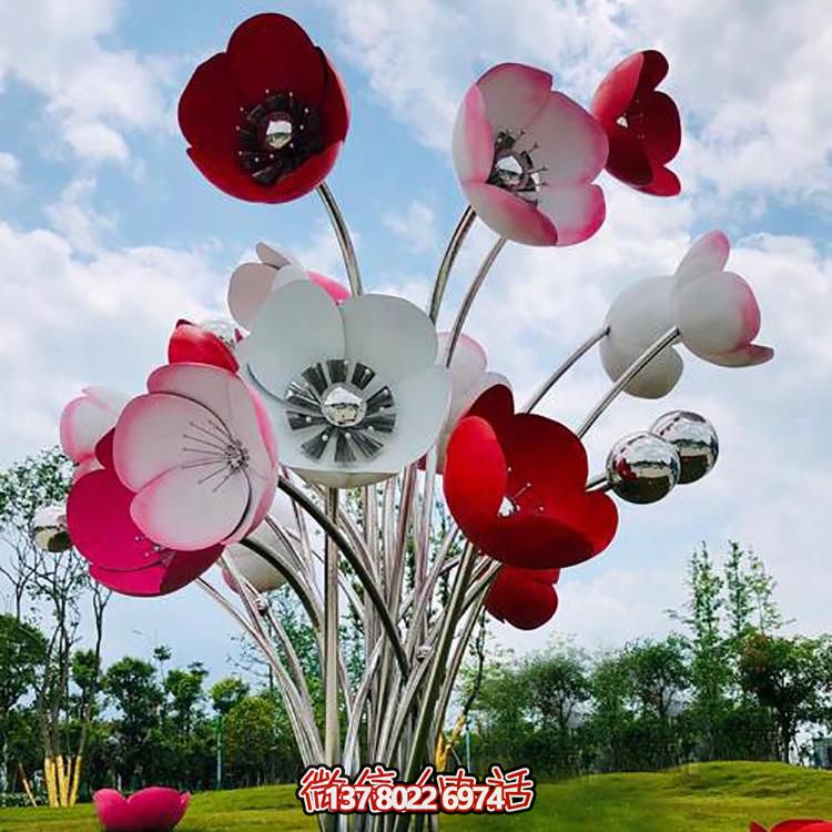 不銹鋼彩繪大型花朵雕塑，為景區廣場增添色彩