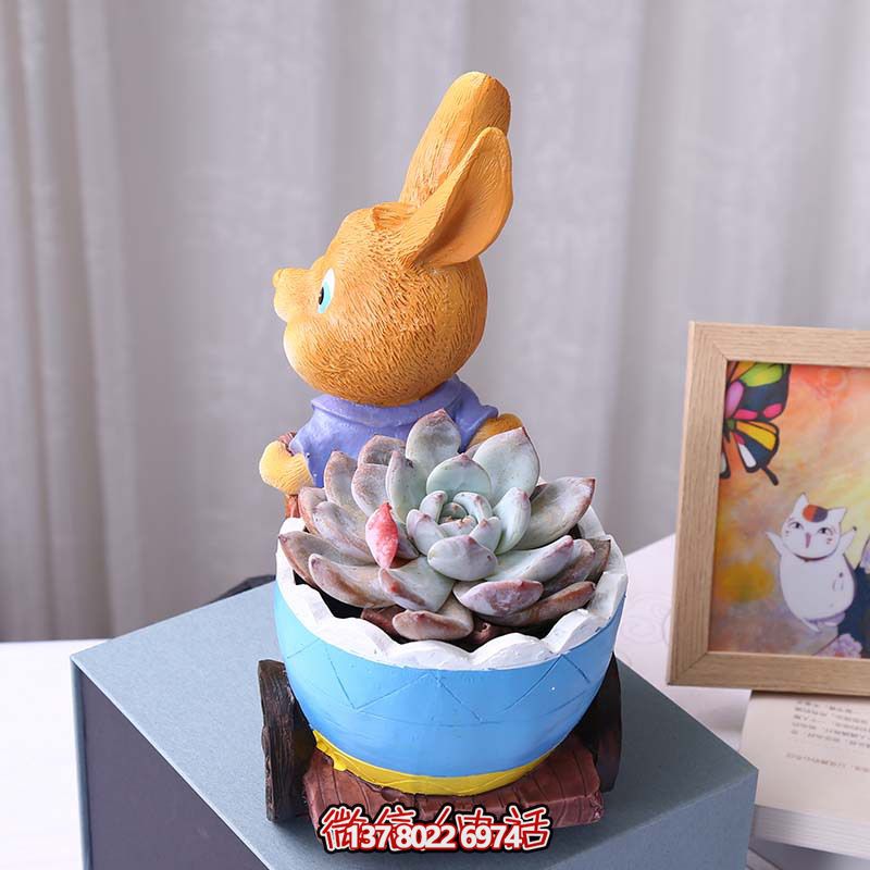 玻璃鋼兔子雕塑拉花盆，讓客廳擺件變得更有格調