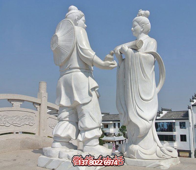 古代牛郎織女石雕，擺放于花園廣場，帶來漢白玉般的浪漫氣息