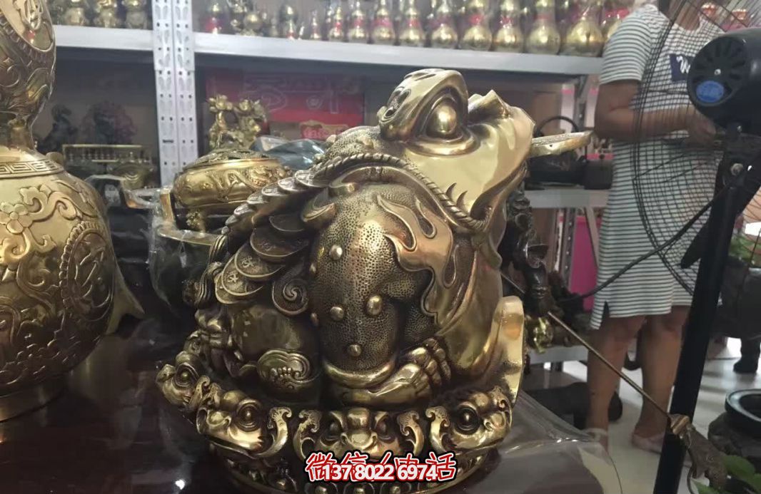 室內(nèi)裝飾藝術(shù)玻璃鋼金蟾雕塑 室內(nèi)裝飾藝術(shù)玻璃鋼金蟾雕塑