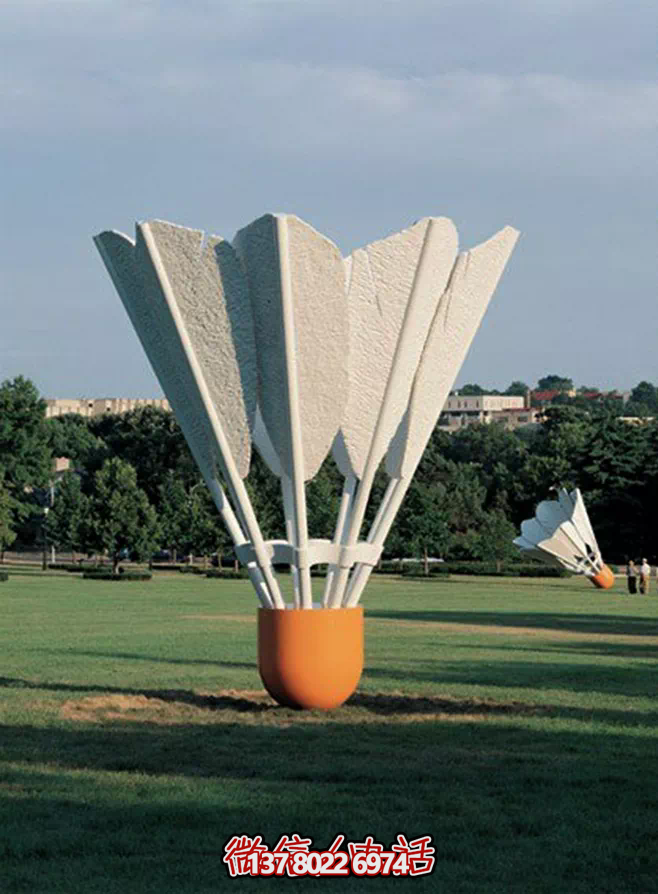 多功能玻璃鋼仿真雕塑羽毛球框，為戶外草坪增色