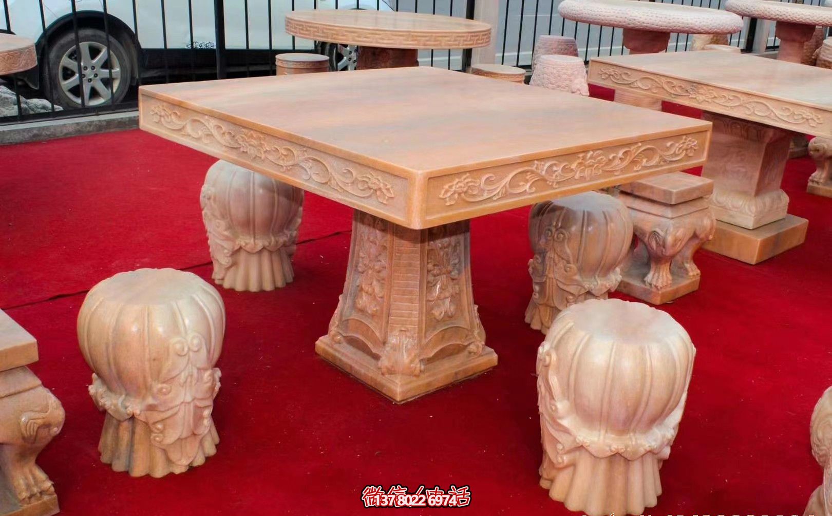 紅色方形石桌凳,欣賞晚霞雕塑,點(diǎn)亮花園廣場(chǎng) 紅色方形石桌凳,欣賞晚霞雕塑,點(diǎn)亮花園廣場(chǎng)