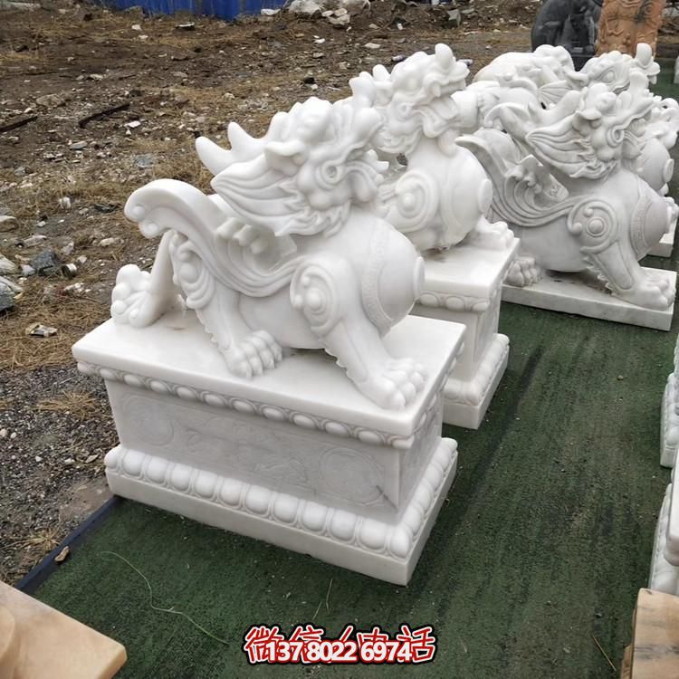 漢白玉貔貅雕塑，門口裝飾打造質感庭院