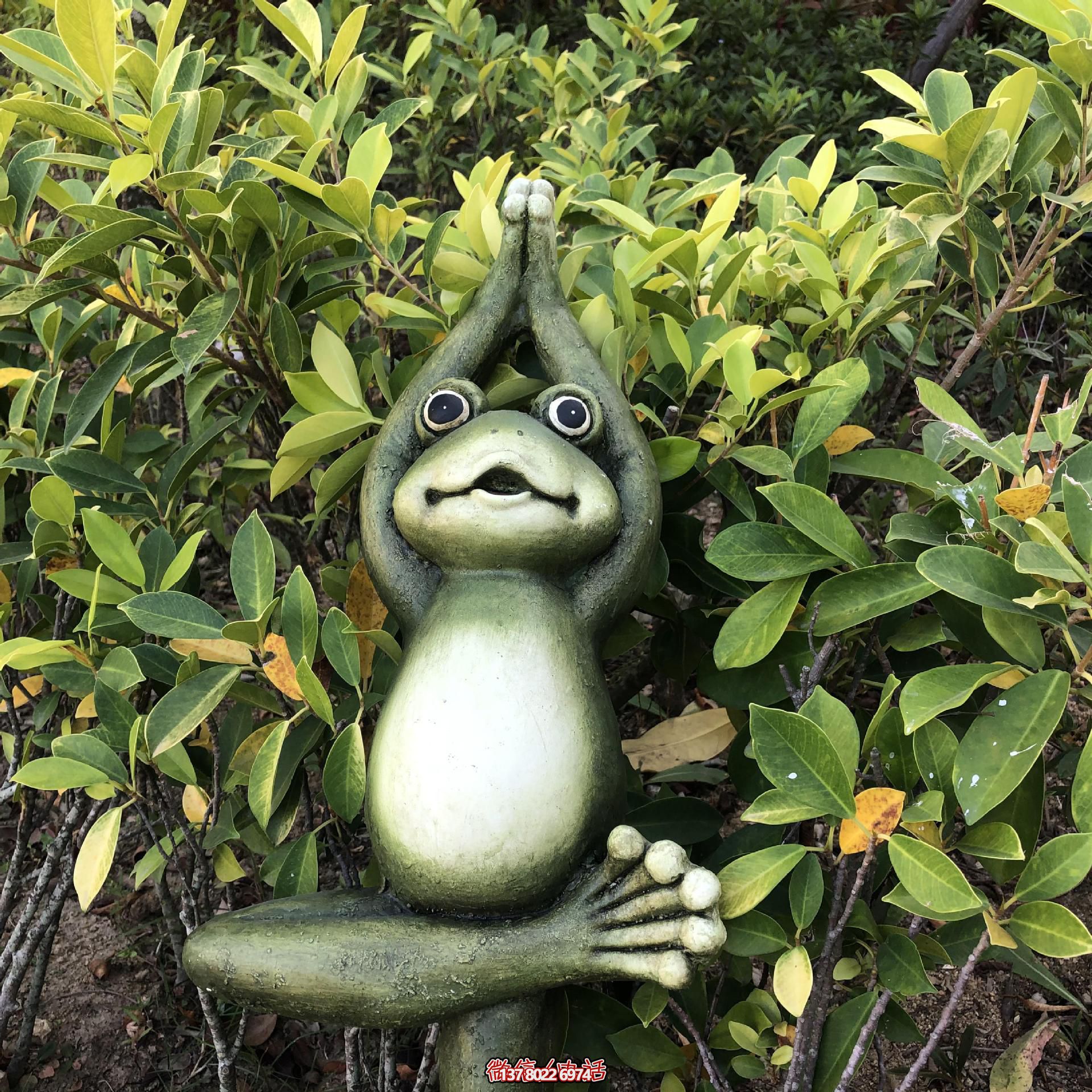 景區(qū)玻璃鋼個(gè)性青蛙雕塑 景區(qū)玻璃鋼個(gè)性青蛙雕塑